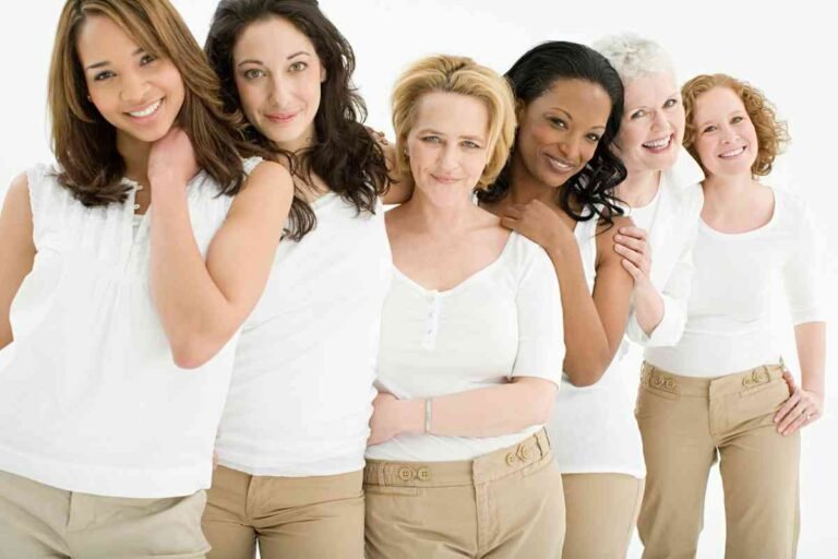 Madres, mujeres, hermanas, parejas, compañeras, eternas, compañeras, milagro, compañeras, sin dueño, compañeras, siempre, compañeras.