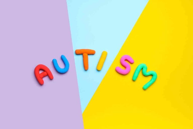 SENYALS D'ALERTA PER DETECTAR L'AUTISME