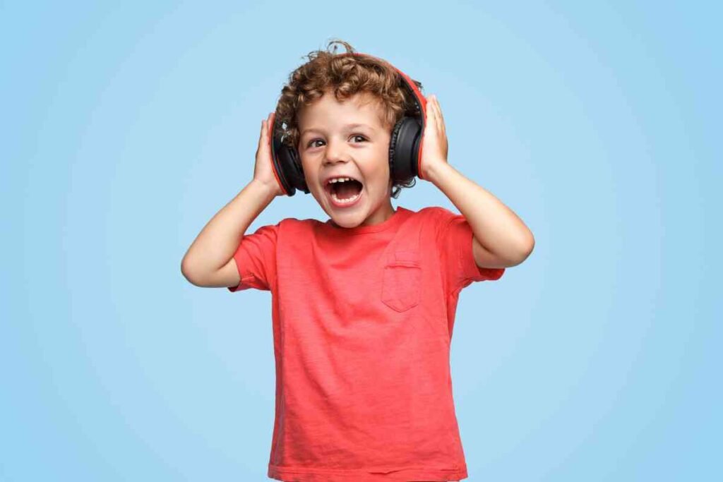 Musica, Emoción y Lenguaje: Los estímulos musicales afectan el procesamiento emocional de las palabras y las expresiones faciales.