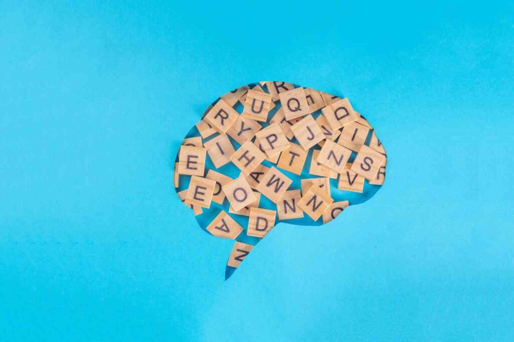 What is behind childhood Dyslalia, children who do not pronounce well.